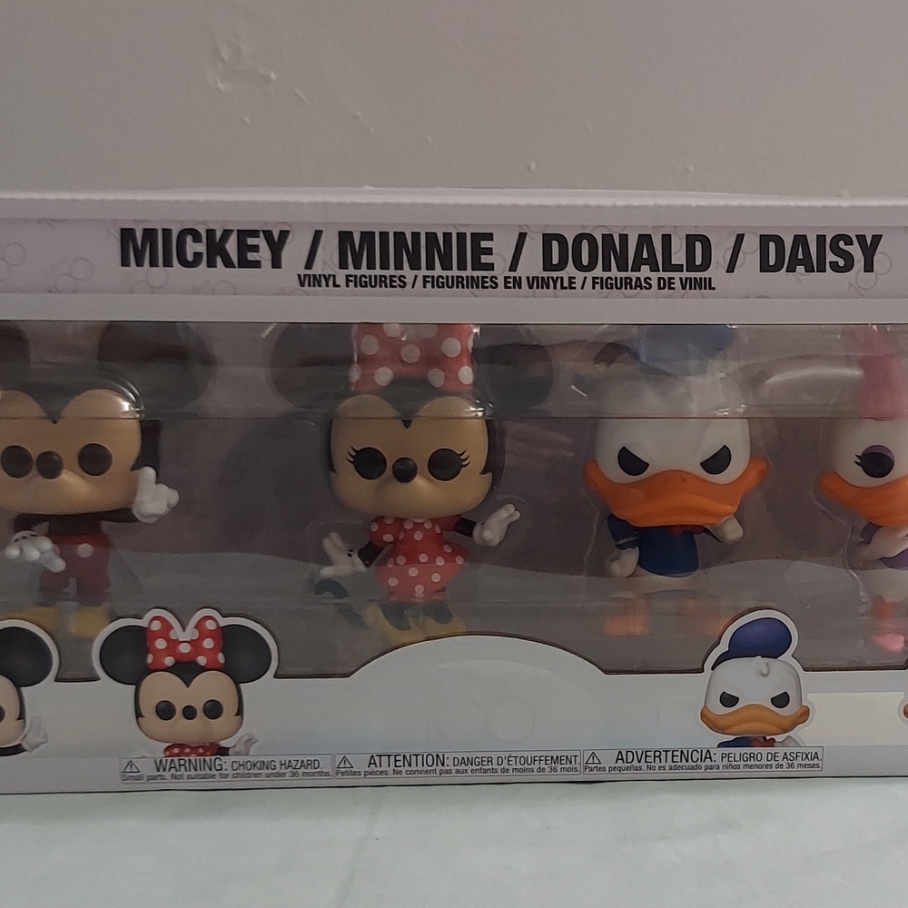Funko Disney Mickey Minnie Donald Daisy Red Blue White Vinyl Set